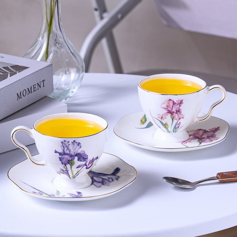 Customized French pastoral style high bone china cup and saucer iris coffee cup and saucer set with gold rim goblet and saucer cross-border