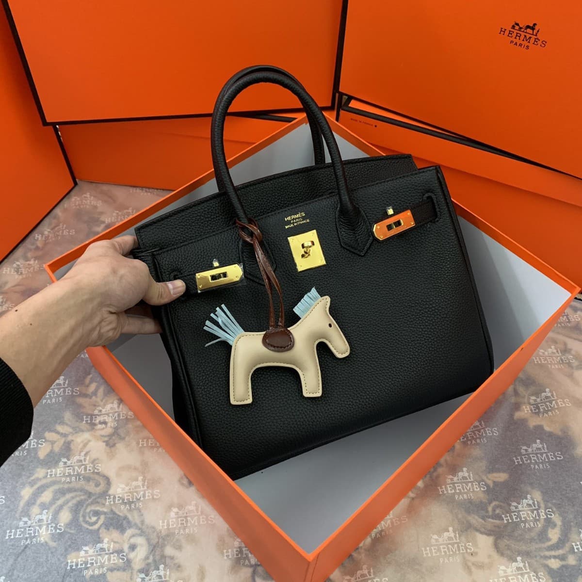 Factory direct sale Majia bag new keychain shoulder crossbody gift box light luxury H buckle original single cowhide bag Hjia