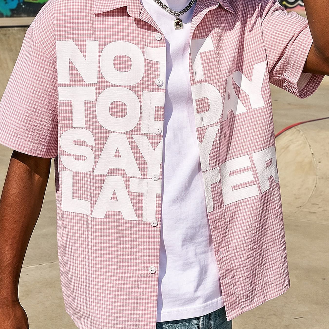 American Street Letter Print Plaid Short Sleeve Shirt for Men, Loose Pink Checkered Turn-Down Collar Cardigan, Trendy Men's Clothing Cross-Border