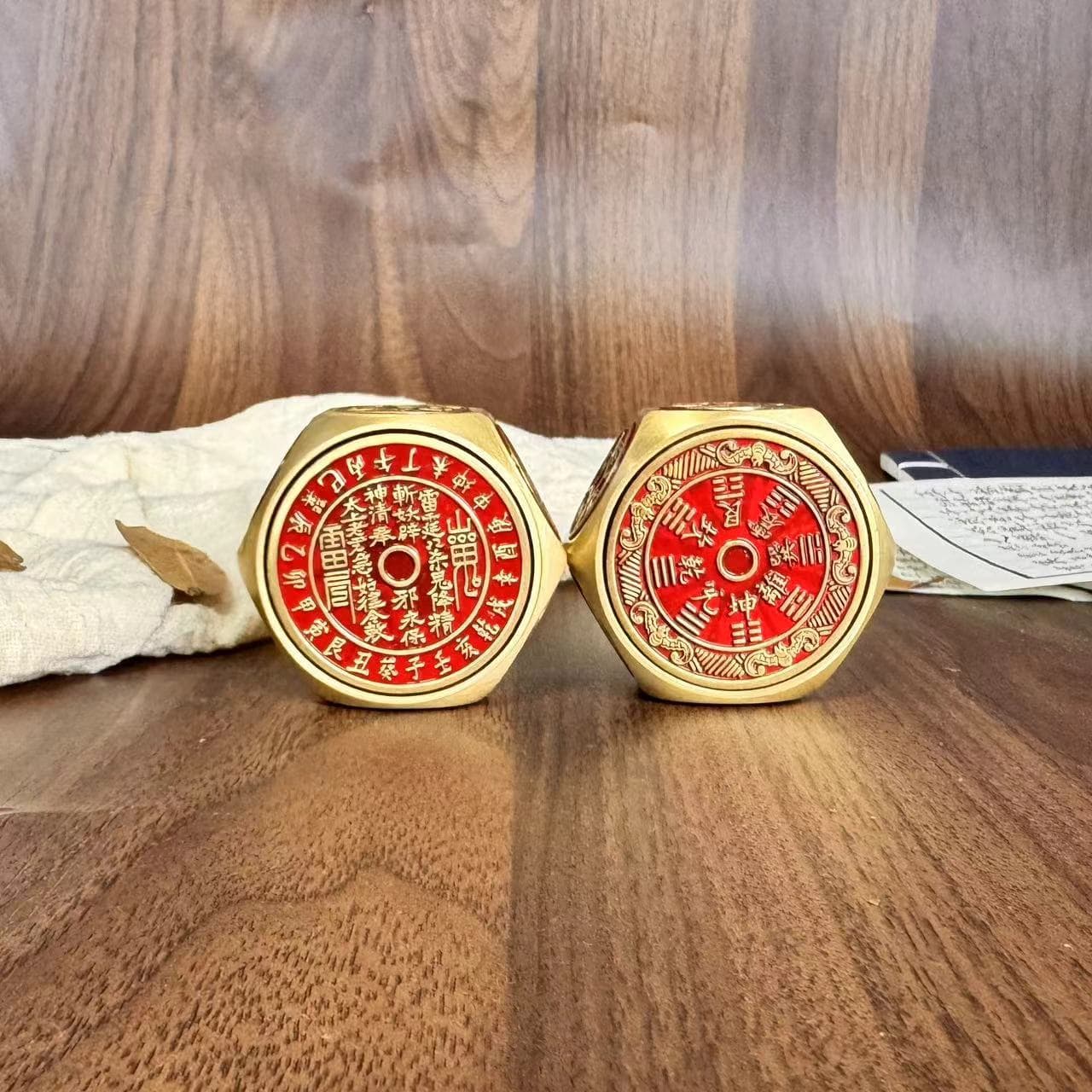 Senshe Zhaomi Red Mountain Ghost Coin Eight-Sided Spinning Fidget Spinner Brass Six-Sided Handheld Cube