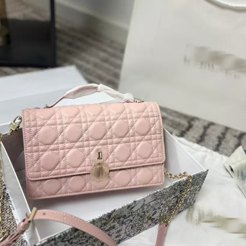 Cross-Border Dropshipping D Brand Miss Handle Chain Bag, Can Be Worn as Shoulder Bag, Crossbody Bag, or Handbag for Women, In Stock