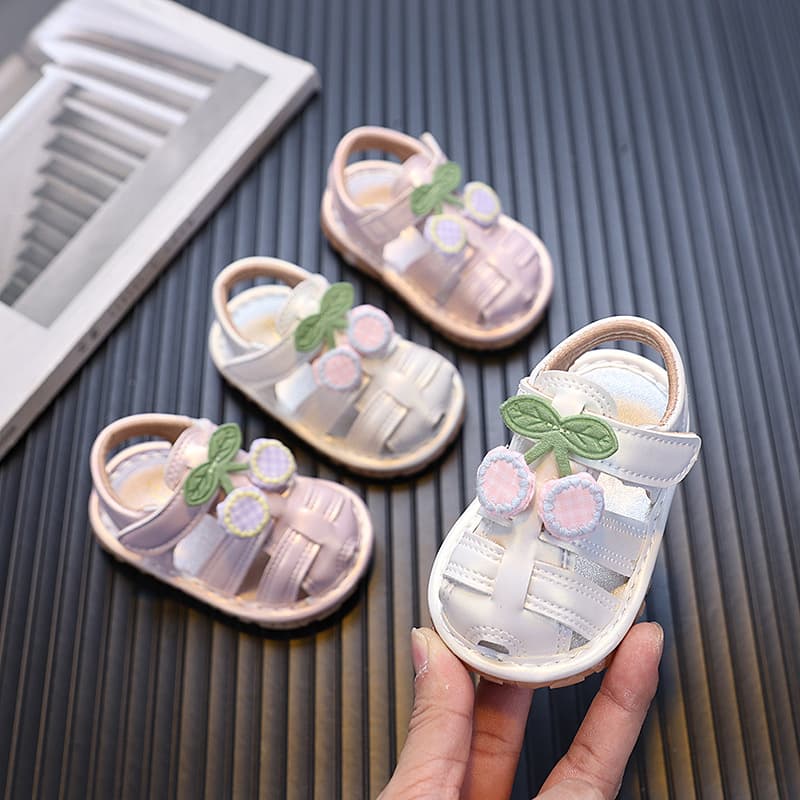 2026 Summer Girls Sandals 0-1-2 Years Old Soft Sole Baby Princess Shoes with Cherry Pattern and Squeaky Sound