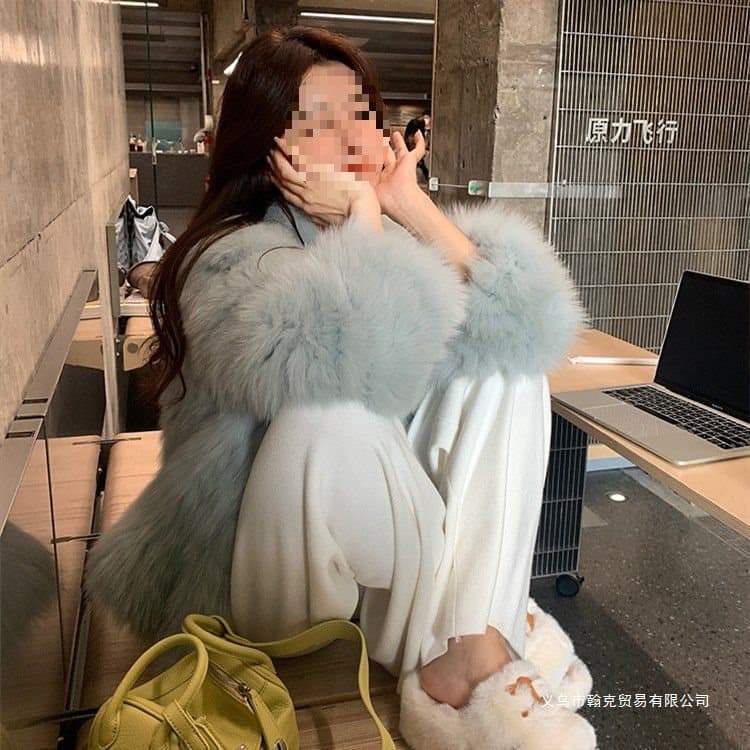 2025 autumn/winter new Korean style faux fox fur coat for women short style Haining youthful slimming coat