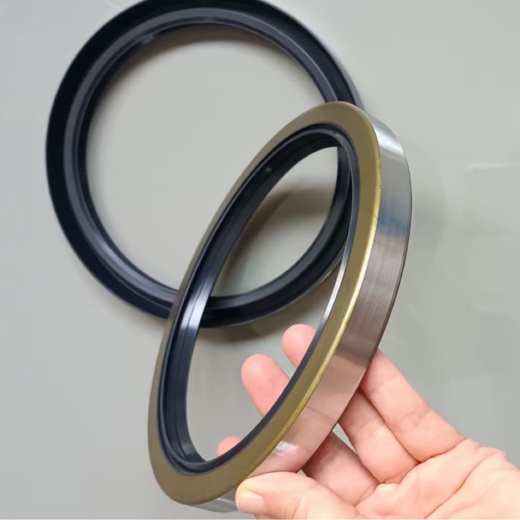 Wholesale automotive parts oil seals, fluororubber crankshaft and front and rear wheel hub oil seals, suitable for various car models, supplied by manufacturers.