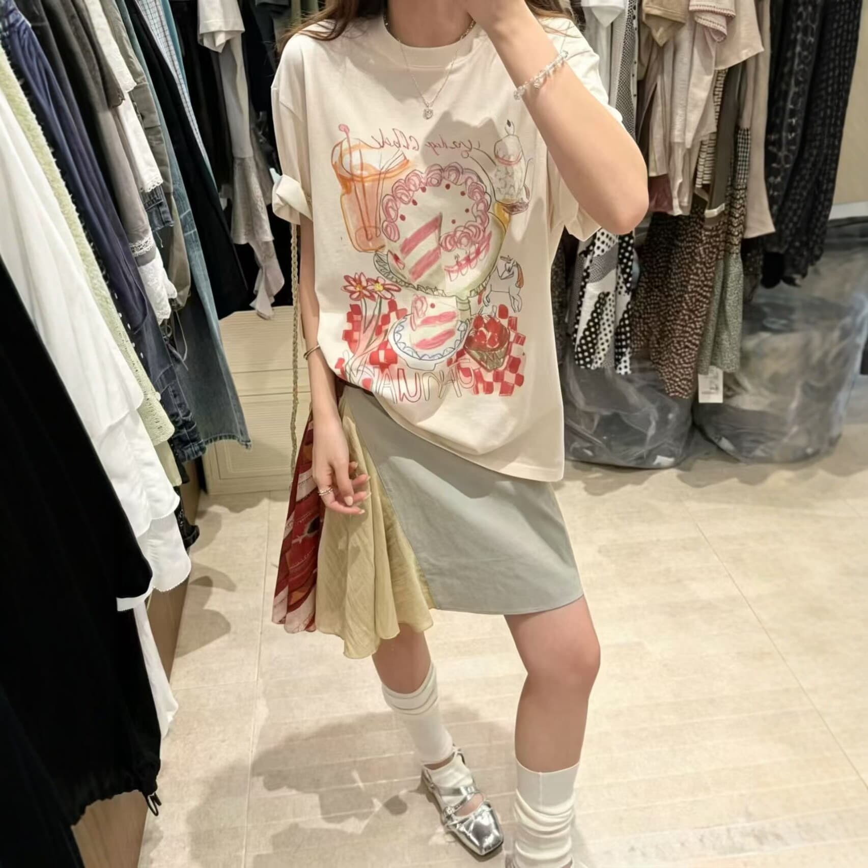 High-End European Style 2026 Summer Girls' Fun Hand-Painted Print Short-Sleeve T-Shirt, White Loose Cute Style T-Shirt