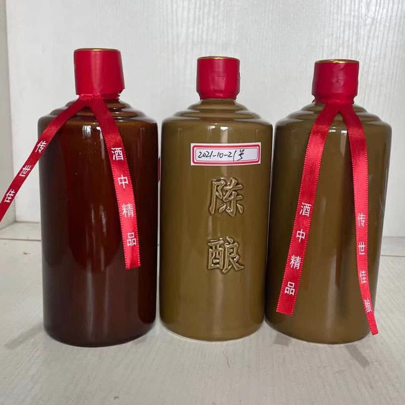 Manufacturer Supply Ceramic Maotai-shaped Bottle 1 Jin 500ml Baijiu Bottle, Empty Ceramic Jar, Earthenware Liquor Pot with Sealing Lid, Rubber Cap, and Ribbon