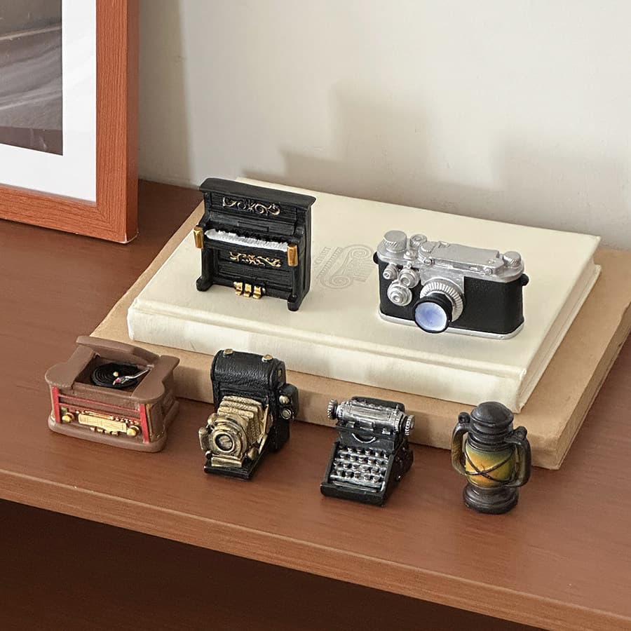 Retro resin small piano camera typewriter table lamp ornaments decorations interesting ornaments desktop ornaments miniature