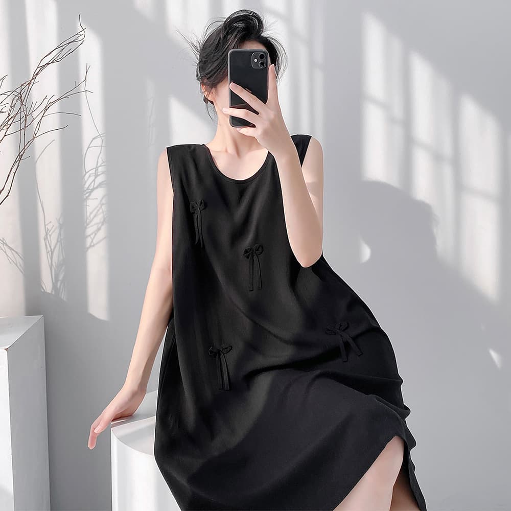 Sweet Style Sleeveless Nightgown with Padded Bra, Butterfly Knot Accent, Loose and Casual, Wearable Outdoors, Mid-Length Night Dress