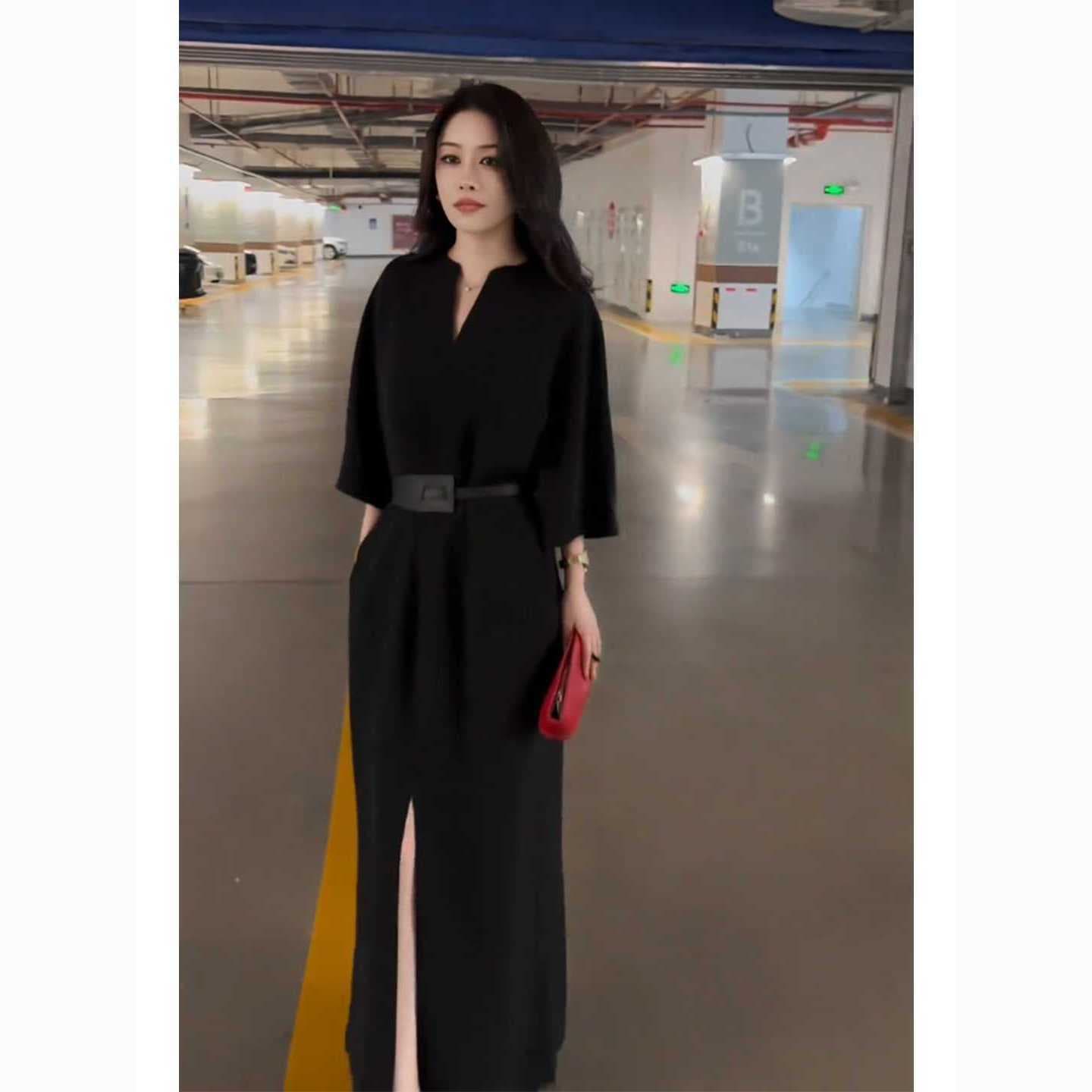 Plus-Size Audrey Hepburn Style Elegant Black Waist-Cinching Dress, Autumn New Versatile Fashion Long Dress for Women