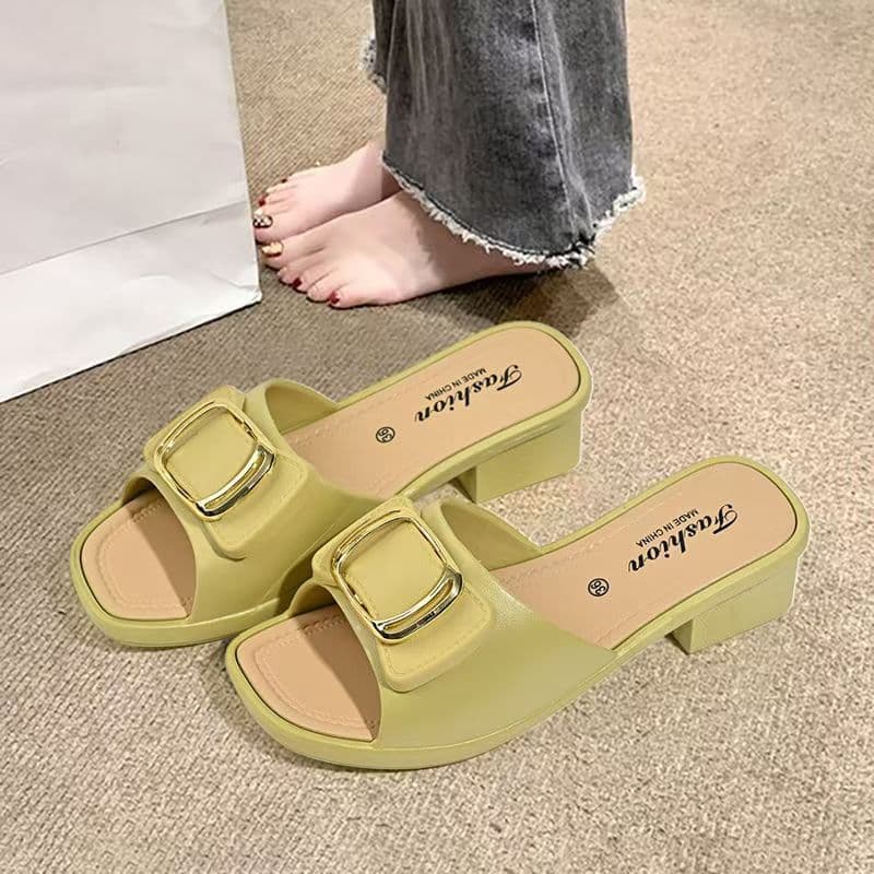 2026 New Women's Slippers Versatile Korean Version Summer Outerwear Anti-Slip Popular Soft-soled Wear-Resistant Thick-soled One-Line Sandals