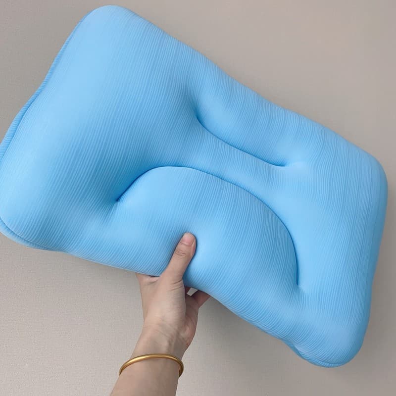 Export orders to South Korea for summer cooling pillows made with MDI foam sheets and ice silk for a cooling sensation.