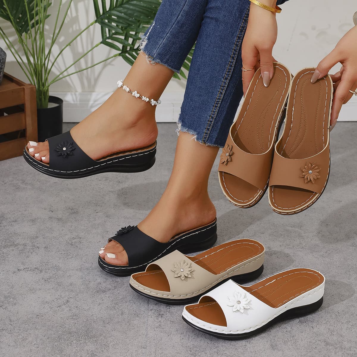 Large Size Slippers 2025 Summer New Wedge Flower Peep-Toe Stitched Women's Casual Sandals Wholesale Wedge Slippers