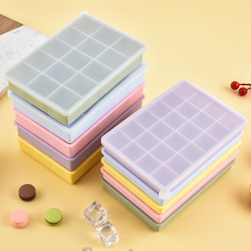 Household Food-Grade Silicone Ice Cube Tray, Large Capacity with Lid, Square Shape, Easy Release Ice Maker