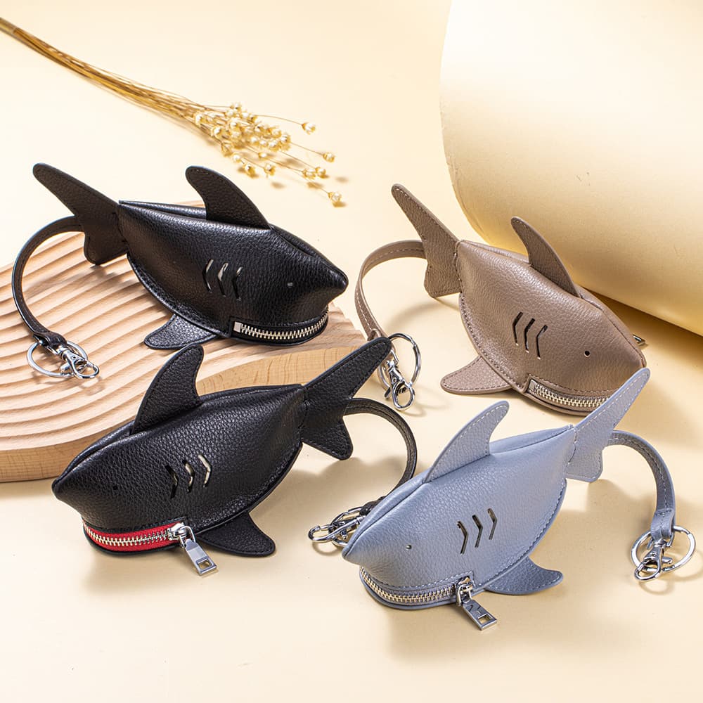 Genuine Leather Creative Animal Key Holder Portable Universal Car Key Case Shark Key Protector Personalized Bag Charm