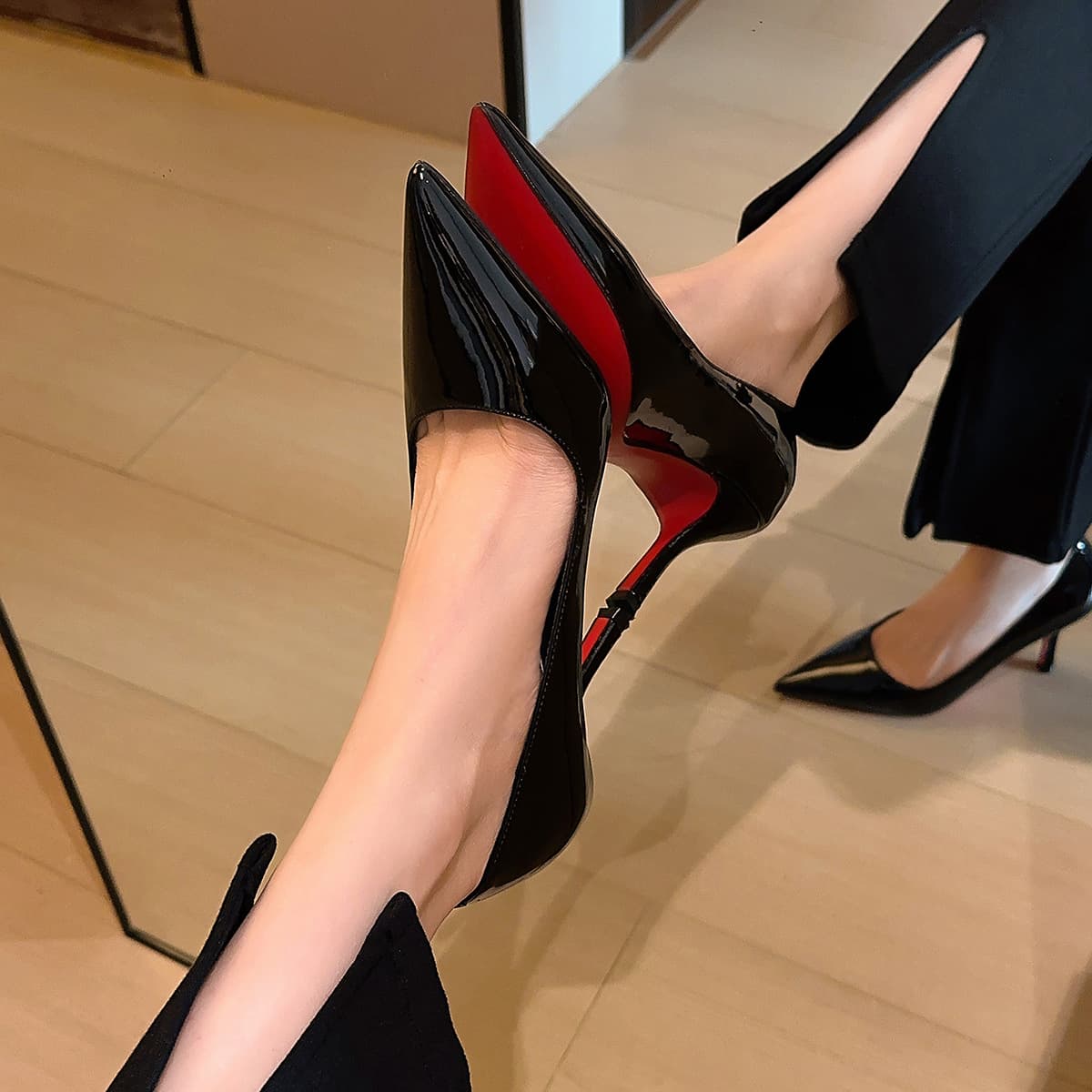 2025 Wide-Fit Red-Soled High-Heeled Shoes for Commuting, Sexy and Elegant, with Thin Heels and Pointed Toes, Large Size Women's Shoes 41 42 43