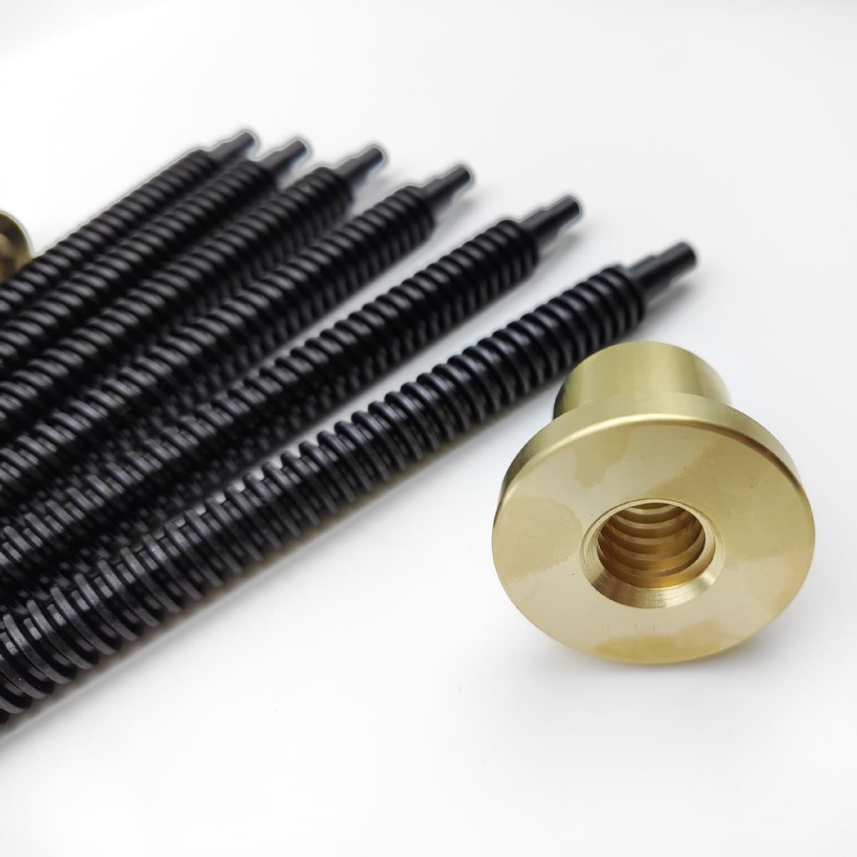 Supports large lead left-hand and right-hand threads, bidirectional trapezoidal screw rods, stainless steel 45# screw rods and nuts.