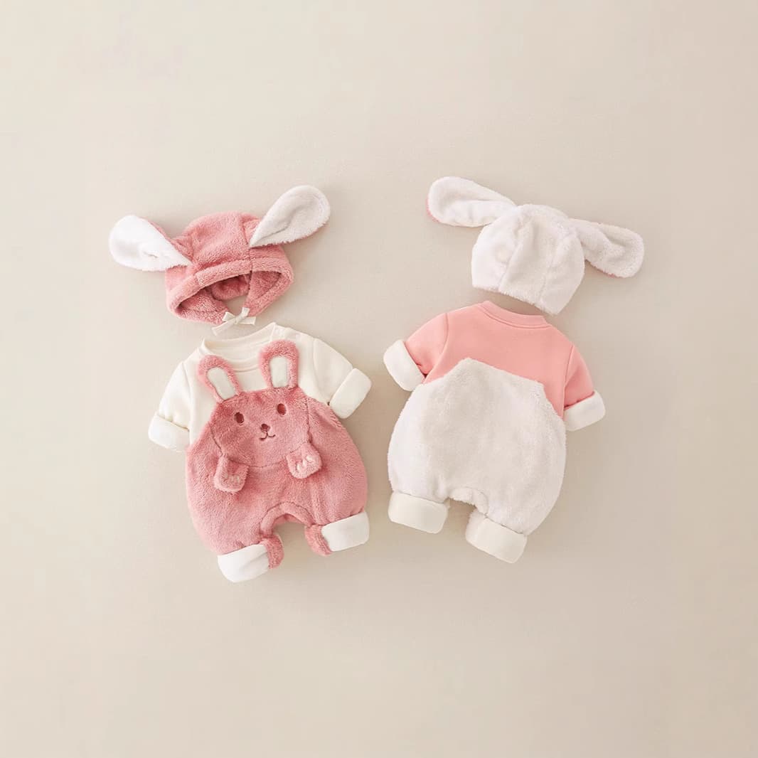 Autumn and Winter Fleece-Lined Baby Romper, Faux Two-Piece Bodysuit, Winter Outfit for Newborn Girls, Suitable for Full Moon and 100-Day Celebrations, Outdoor Crawling Suit
