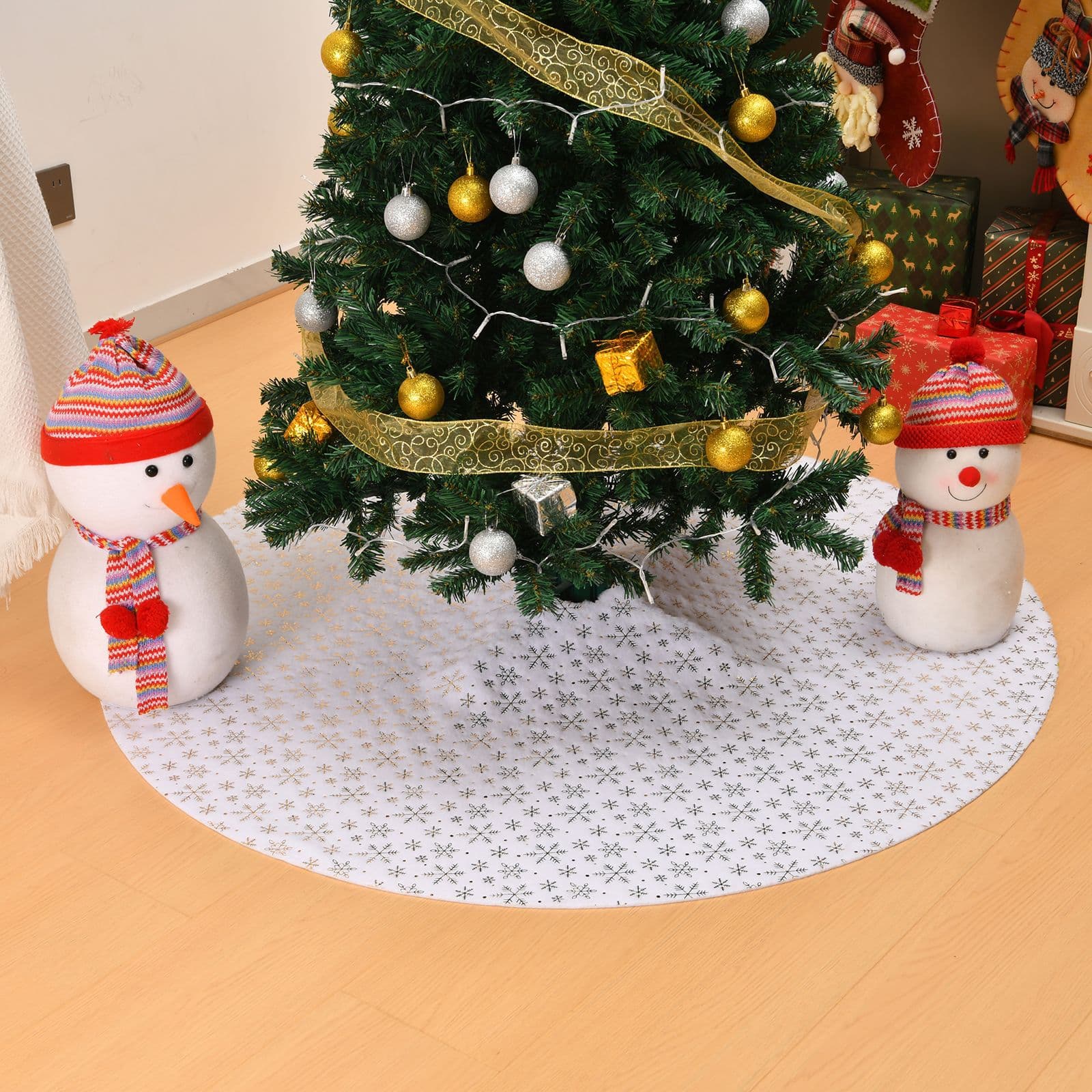 Cross-Border Tree Skirt Christmas Tree Decoration Supplies Atmosphere Arrangement Snowflake Bronzing White Plush Tree Skirt Atmosphere Decoration Christmas