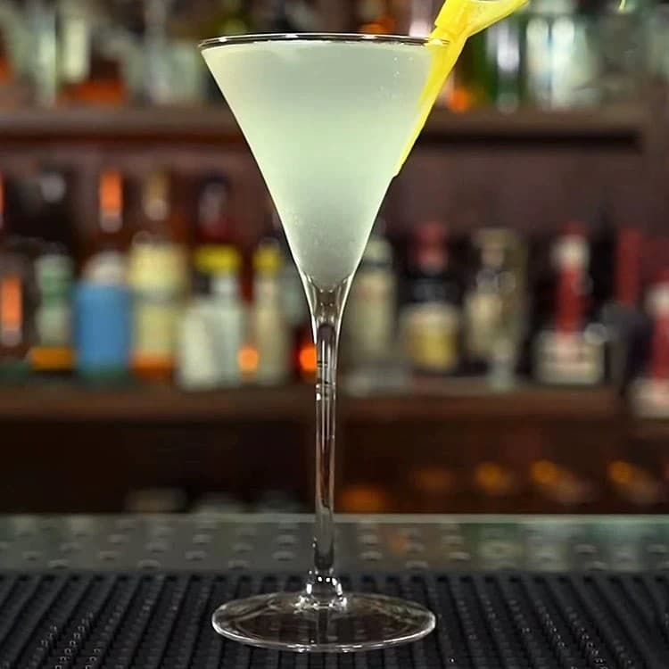 Crystal glass Japanese Kimura style horn V-shaped bartender dry martini cup cocktail cup triangle goblet