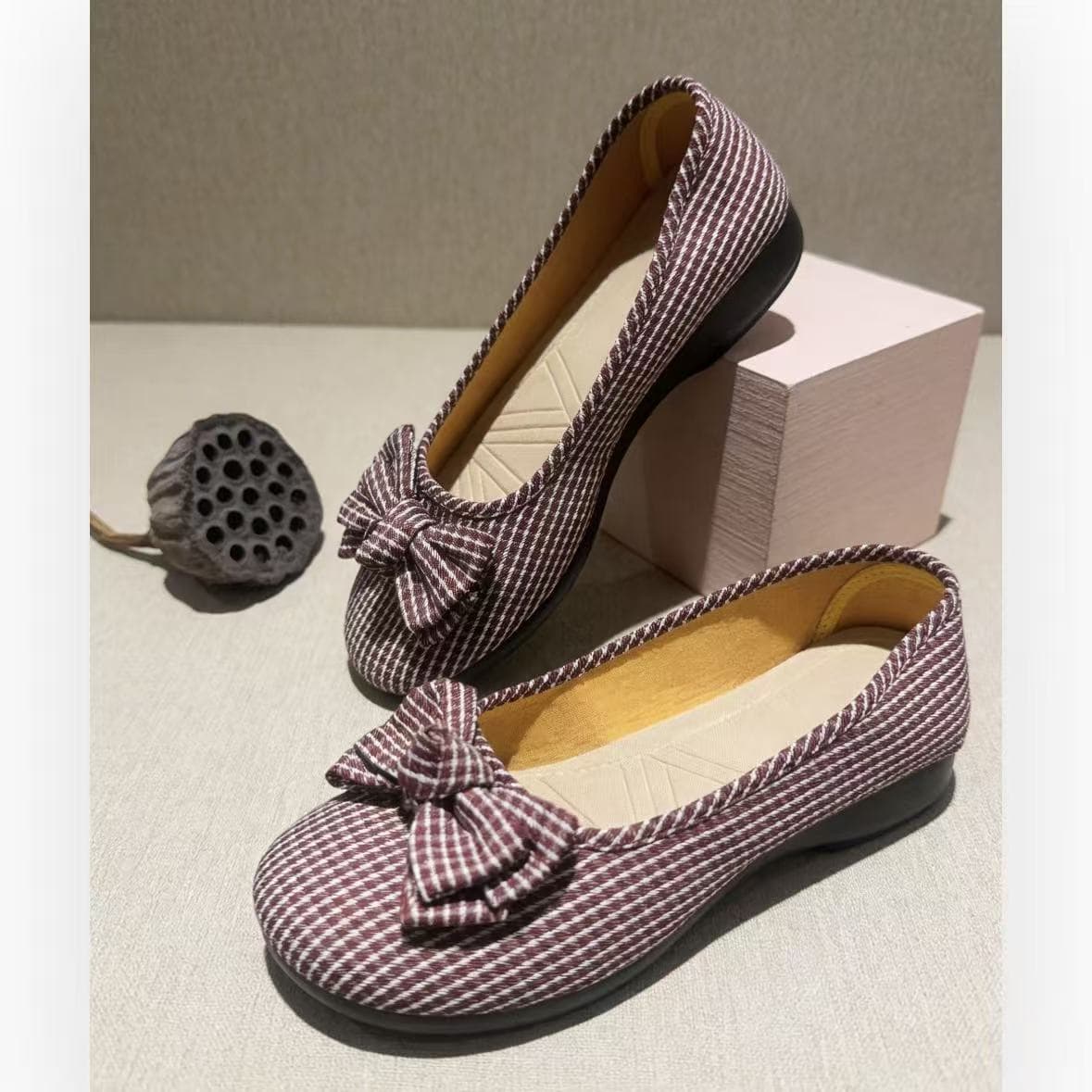 Old Beijing Cloth Shoes Spring New Style Shallow Mouth Elderly Mother Shoes Round Toe Loose Flat Shoes Lightweight Grandma Shoes Women