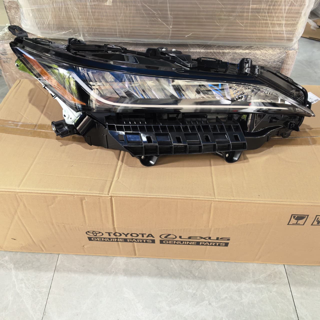 Headlight For Toyota Harrier Part No.81150-0E670 81110-0E670