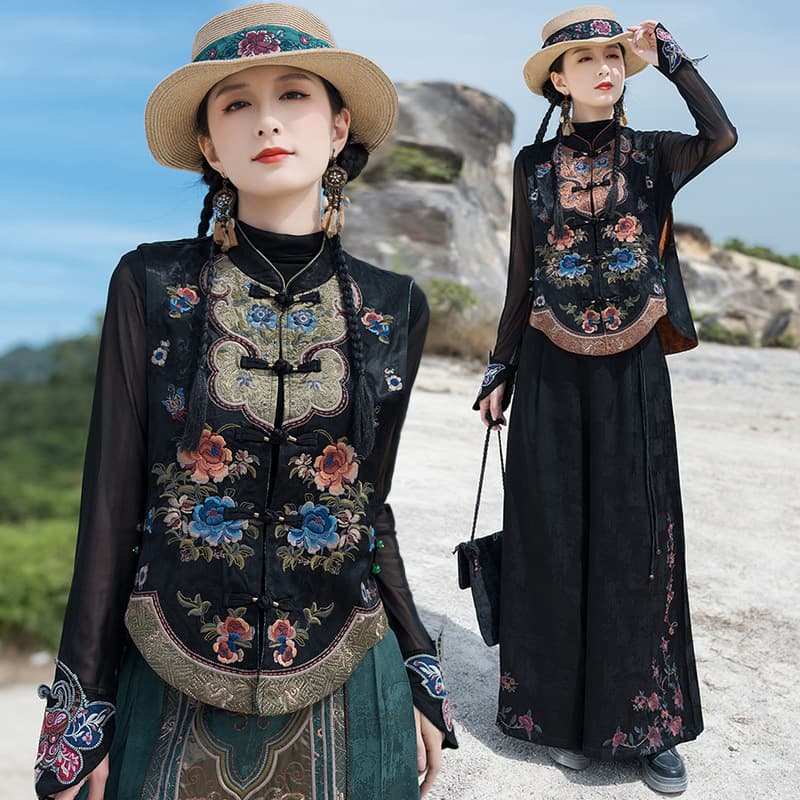 New Chinese style early autumn jacquard ethnic vest, 2025 heavy embroidery new retro stand collar sleeveless vest for women.
