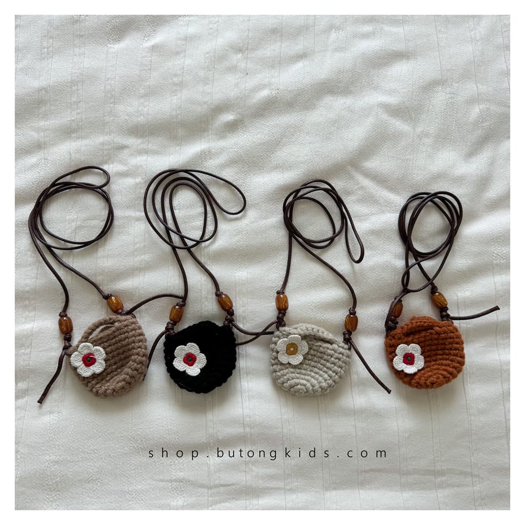 Korean style cute little flowers children's mini headphone bag versatile male and female baby concave shape knitted shoulder bag trendy