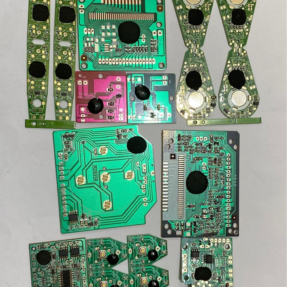 Longgang professionally undertakes SMT mounting, COB bonding, electronic PCBA binding product post-insertion soldering assembly processing.