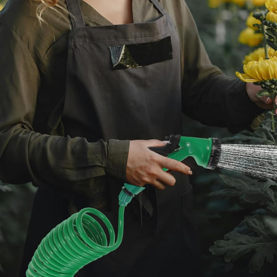 Wholesale water gun hoses, garden 5-function nozzles, household spring hoses, expandable for watering and car washing.