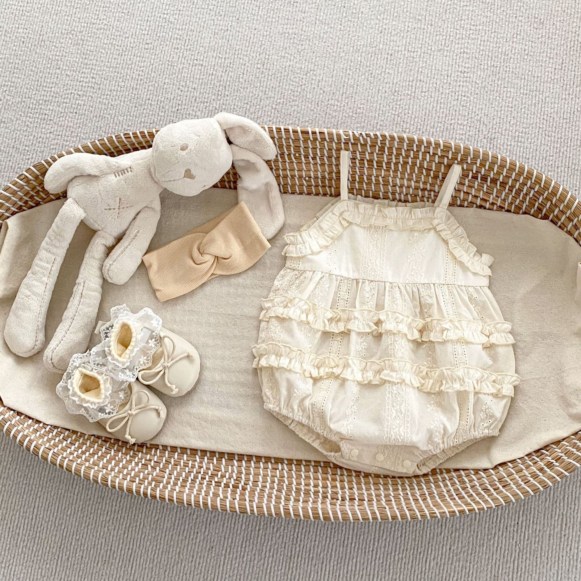 Summer Korean Style Baby Girl Clothes 1-3 Years Old Romper Strap Apricot Lace Simple Romper