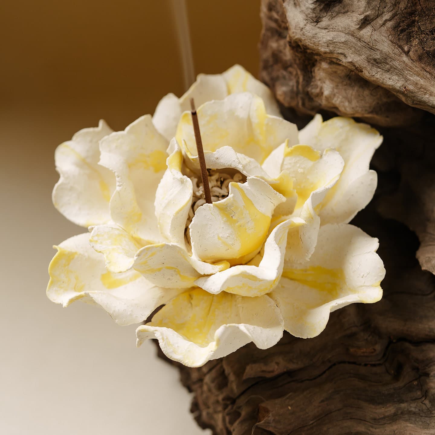 Oriental intangible cultural heritage hand-kneaded wheat autumn peony flower ceramic incense stick incense base Chinese style diffuser aromatherapy home decoration