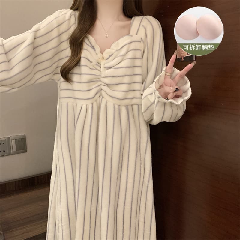 Women's Flannel Nightgown with Padded Chest, Autumn/Winter Style, 2024 New Arrival, Long-Sleeved Pajamas, Women's Home Wear, Long Style