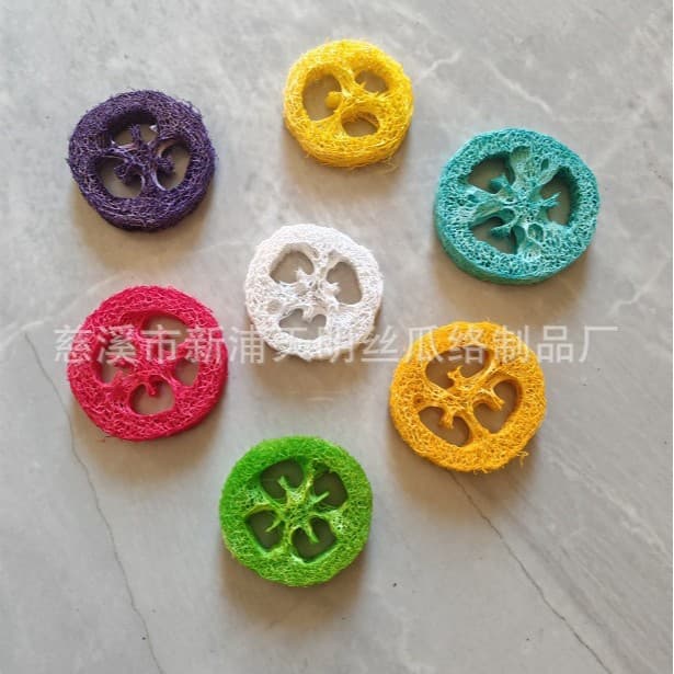 Natural loofah for pet teething, colorful tooth cleaning loofah slices, hamster and chinchilla molar toy biscuits