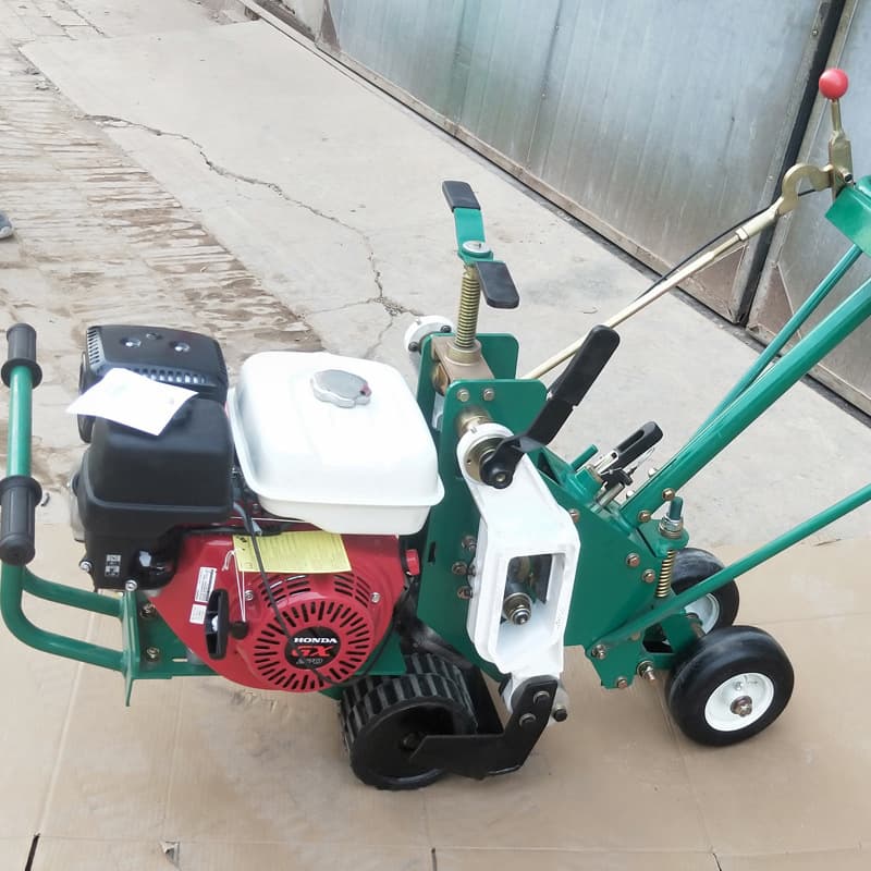 Gasoline-powered lawn mower, push-type lawn mower, garden and greening lawn machine for sale.