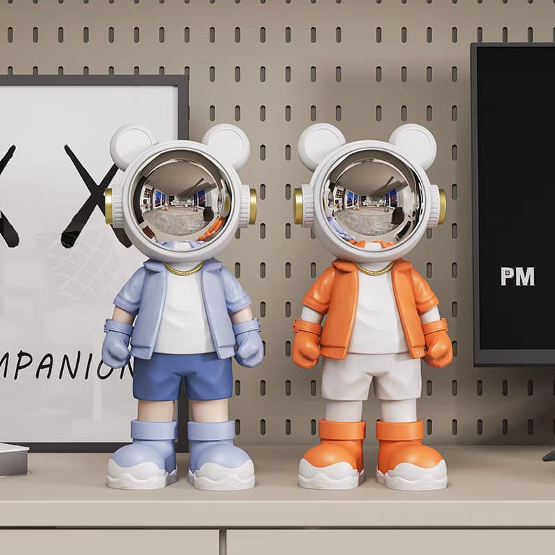 Factory direct astronaut spaceman desktop ornament, TV cabinet wine rack, bedroom decoration, housewarming gift for new home move
