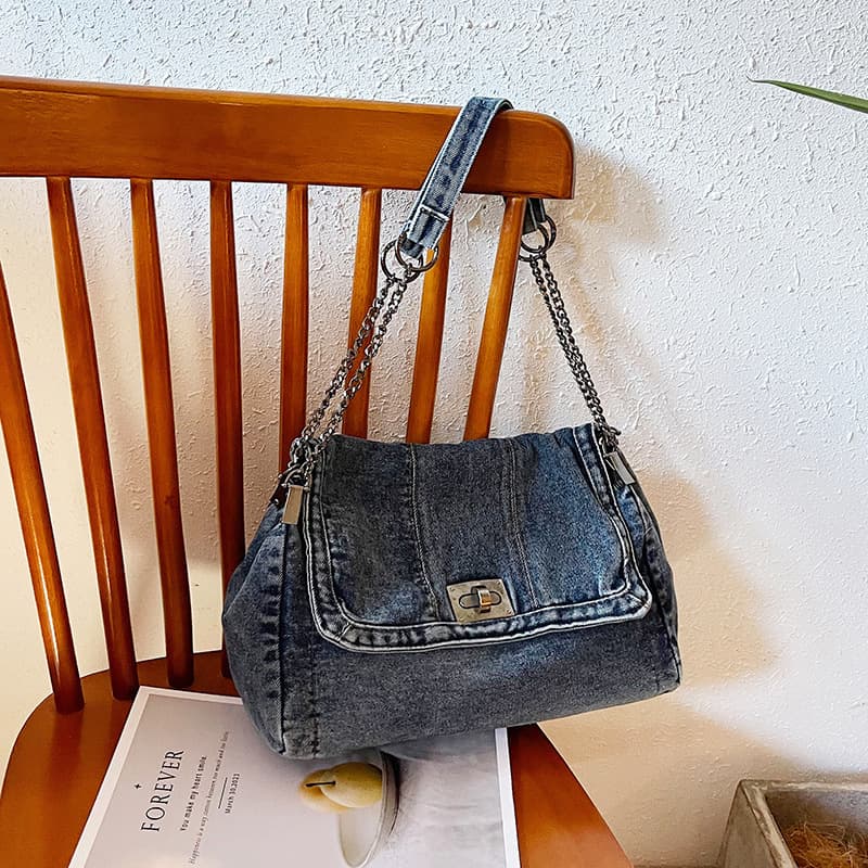 New Style Casual Fashion Chain Large Capacity Trendy Shoulder Tote Crossbody Bag for School and Commute