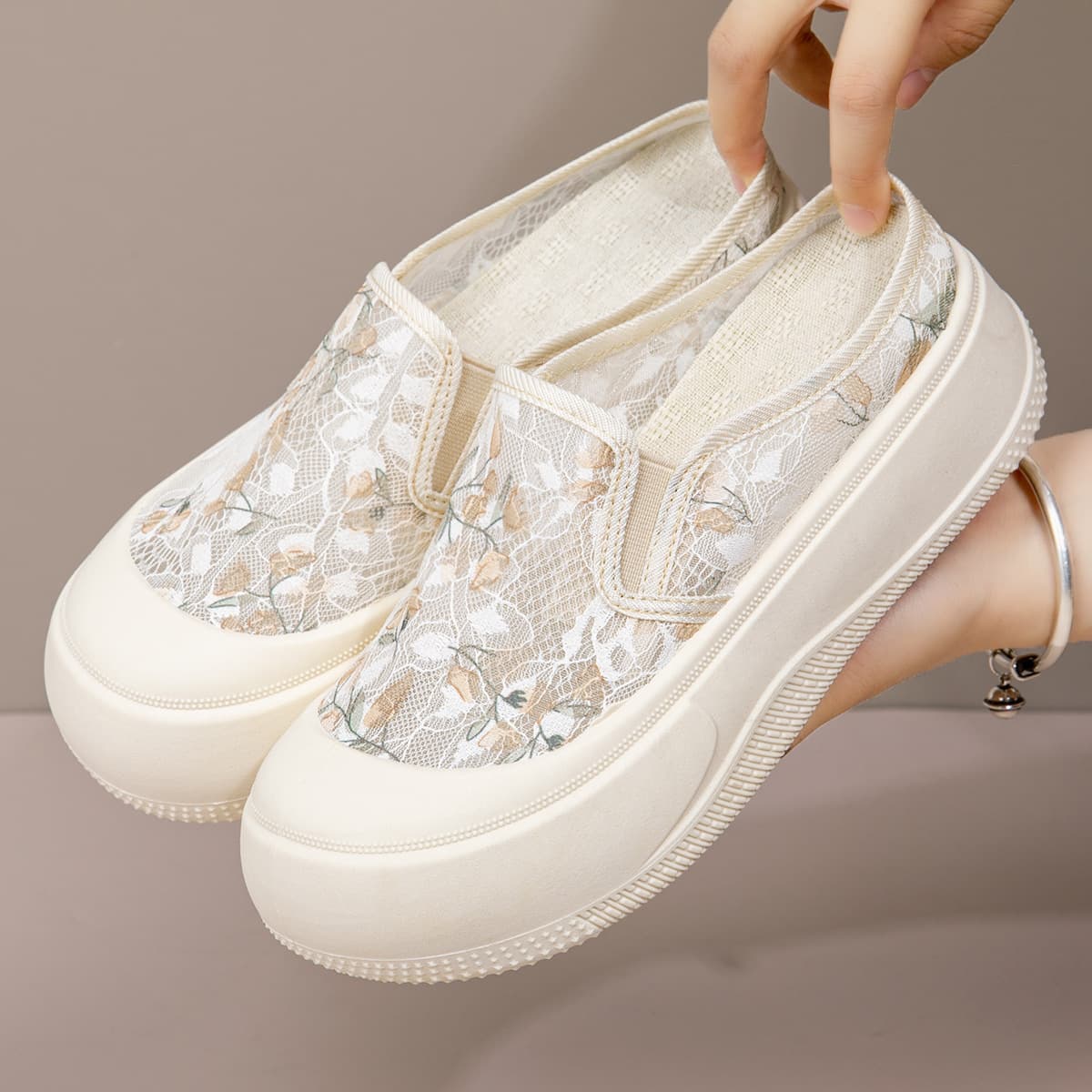 Fisherman Sandals Women 2025 Summer New Lace Half Slippers Slip-On Women's Shoes Thick Sole Chanel Style Casual Shoes