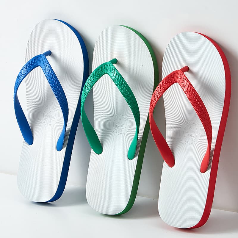 Thai-style flip-flops for men, summer non-slip sandals, trendy rubber, suitable for indoor and outdoor use, beach shoes, unique style for students.
