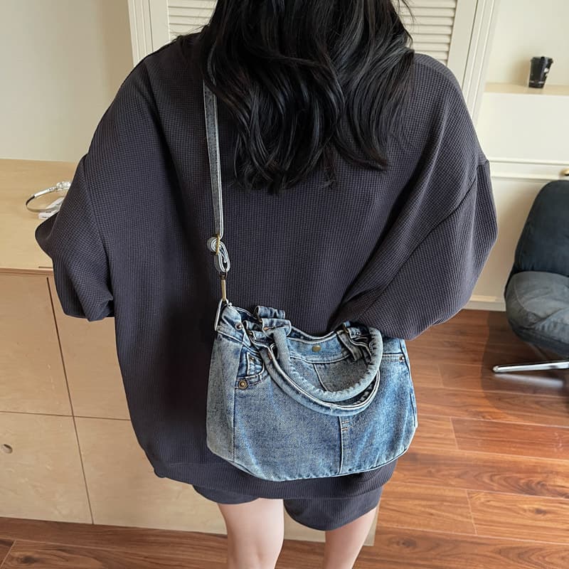 2025 summer new style washed denim style wear-resistant and dirty-resistant travel and shopping large-capacity shoulder commuter bag trendy women's bag