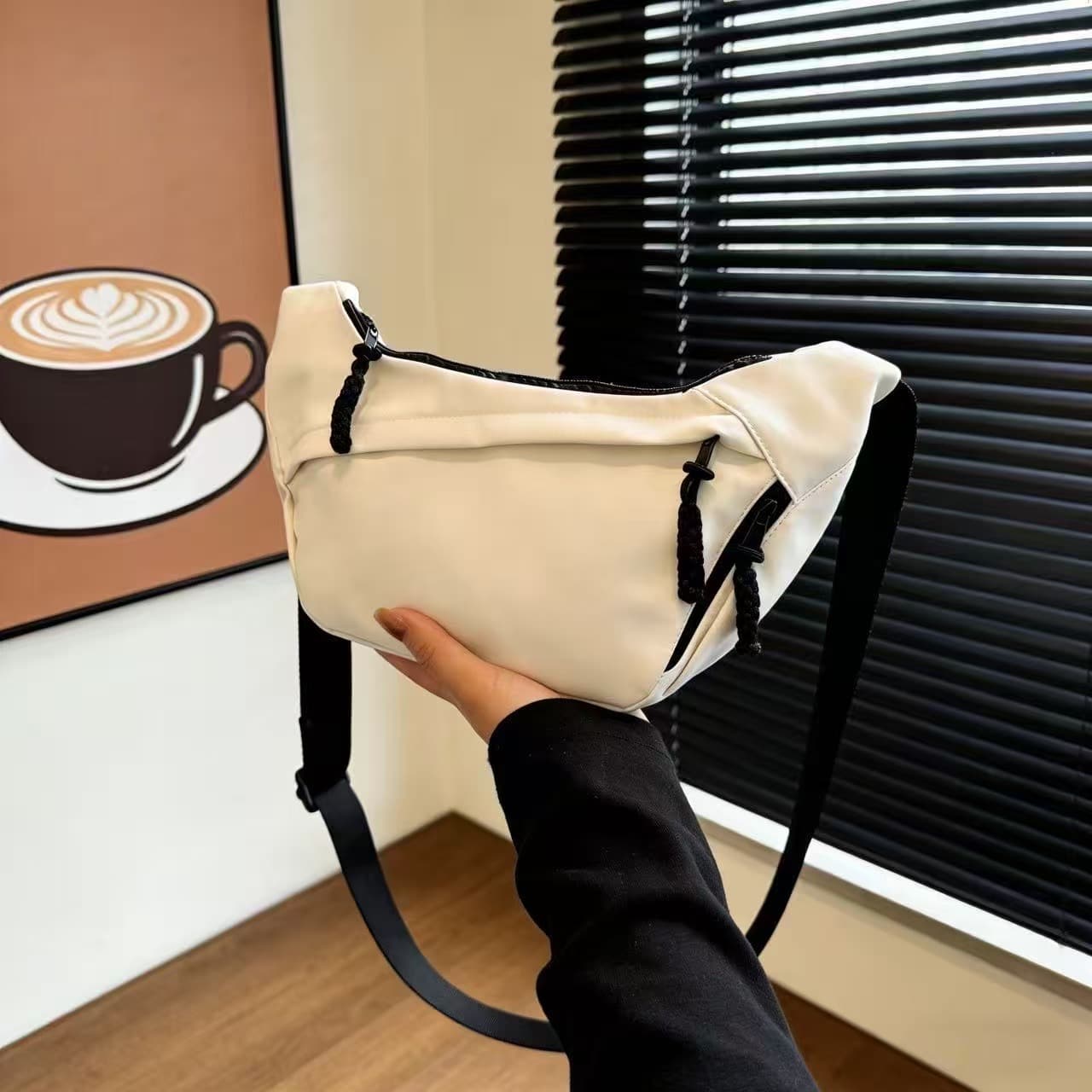 New Style Simple Casual Lightweight Crossbody Bag for Women, Versatile Large Capacity, Trendy Dumpling Bag for College Students Going to Class