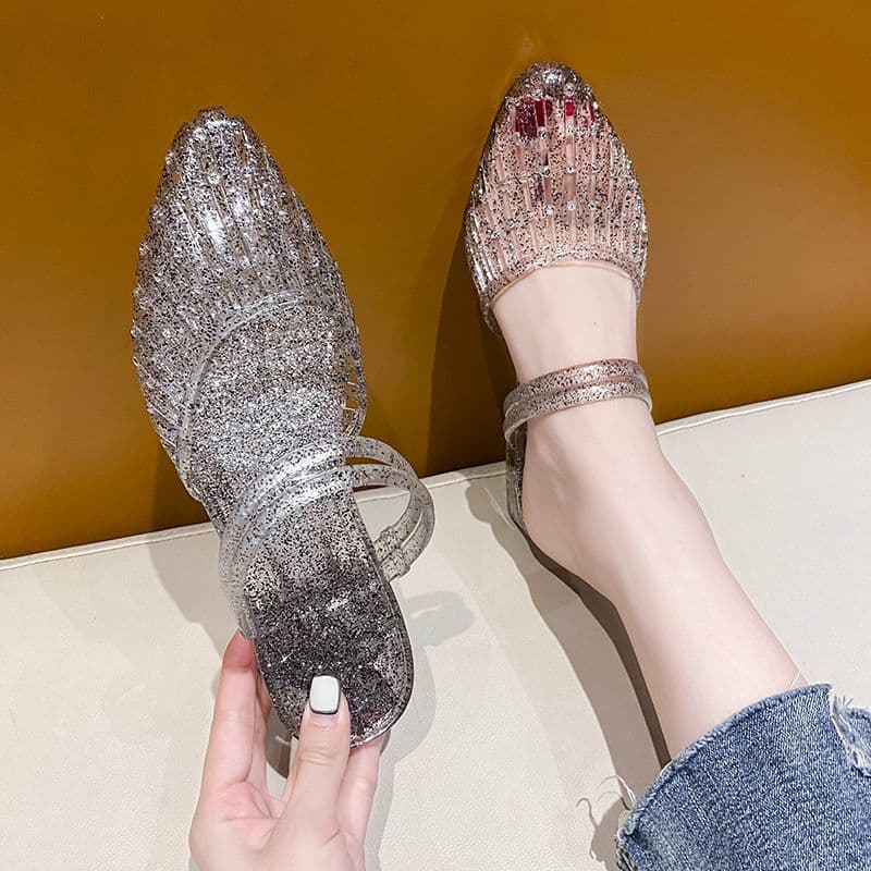 Popular online style crystal closed-toe slippers for women, new summer style, versatile, hollowed-out, breathable, non-slip wedge heel sandals for women.