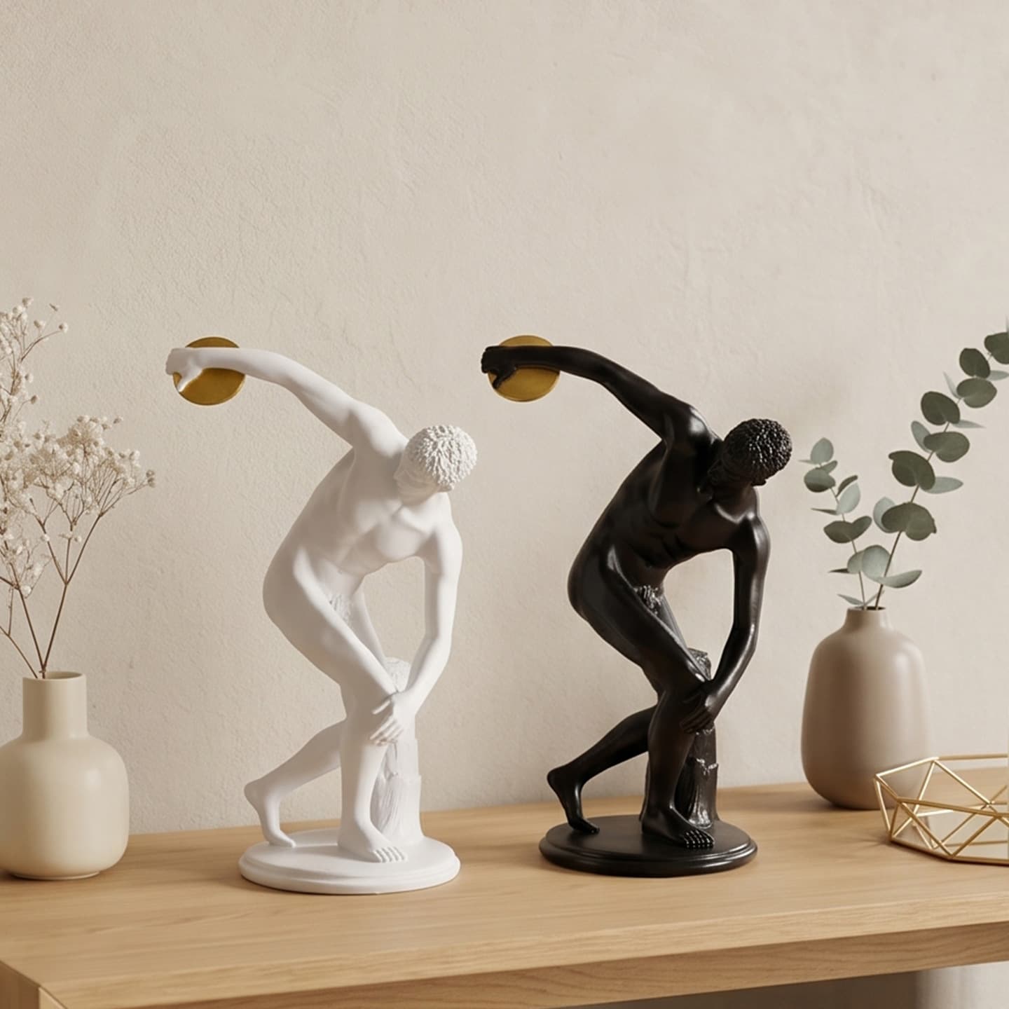 Modern Minimalist Discus Throwing Sculpture, Black and White Resin Figure Ornament, Artistic Atmosphere Decoration for Living Room and Office