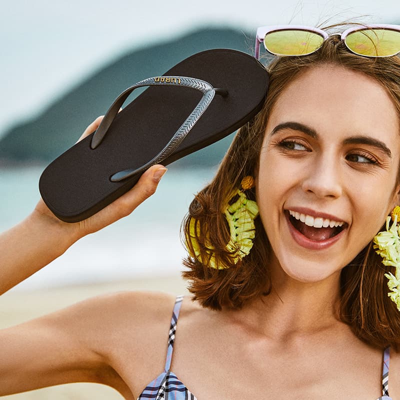 Minimalist Flip-Flop Sandals for Couples, Outdoor Beach Slides, Men's and Women's Summer Flat Anti-Slip Odor-Resistant Toe Separator Sandals
