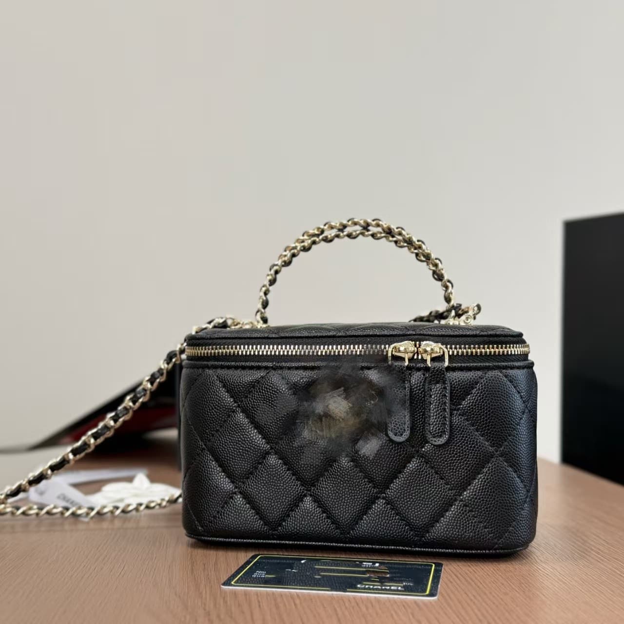 Chanel-style small delicate women's bag, shoulder crossbody diamond quilted chain strap handbag