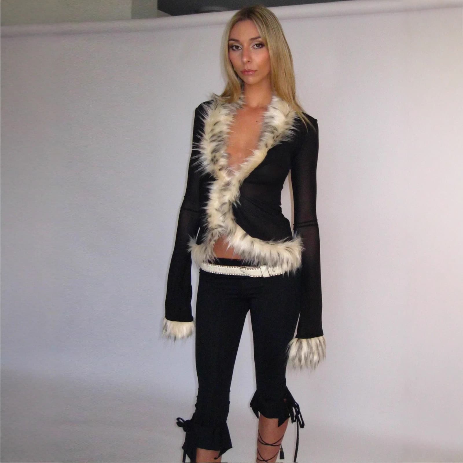 European and American Style Women's 2026 Autumn New Season Fashionable Sexy Fur Collar Mesh Splicing Long Sleeve Crop Top Cardigan