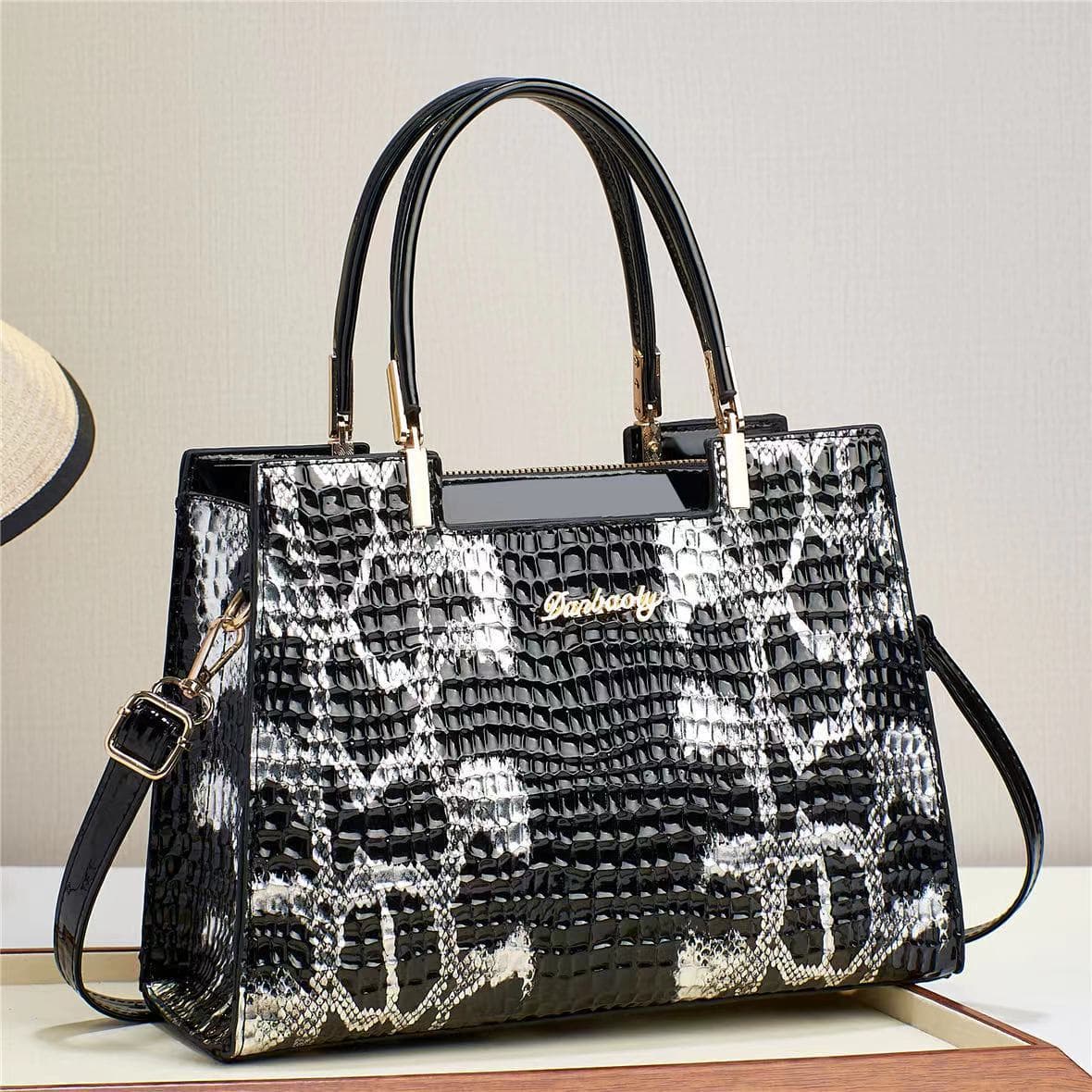 Cross-border new bright leather crocodile pattern middle-aged women's shoulder handbag large capacity fashionable large capacity crossbody bag for women