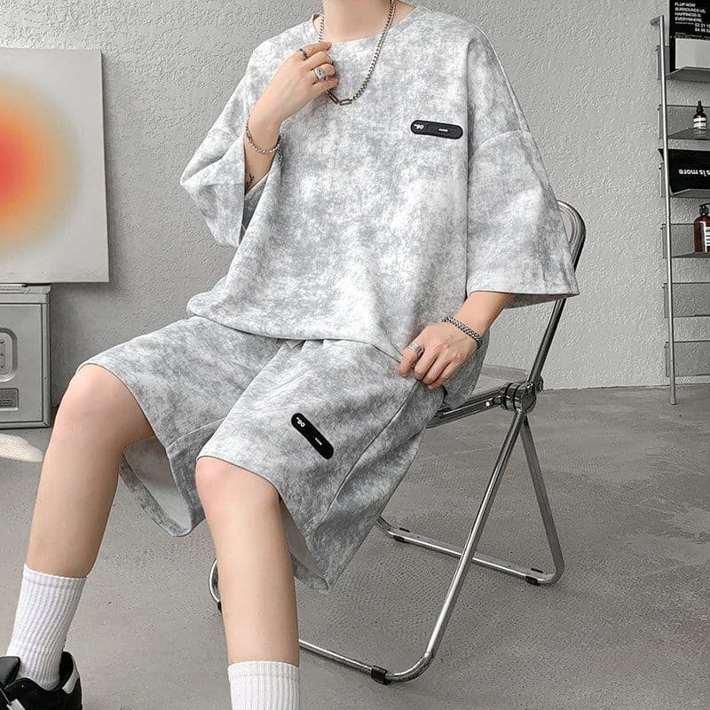 Summer men's suit, unique design, tie-dye three-quarter sleeve t-shirt and shorts, trendy and cool plus size men's clothing set