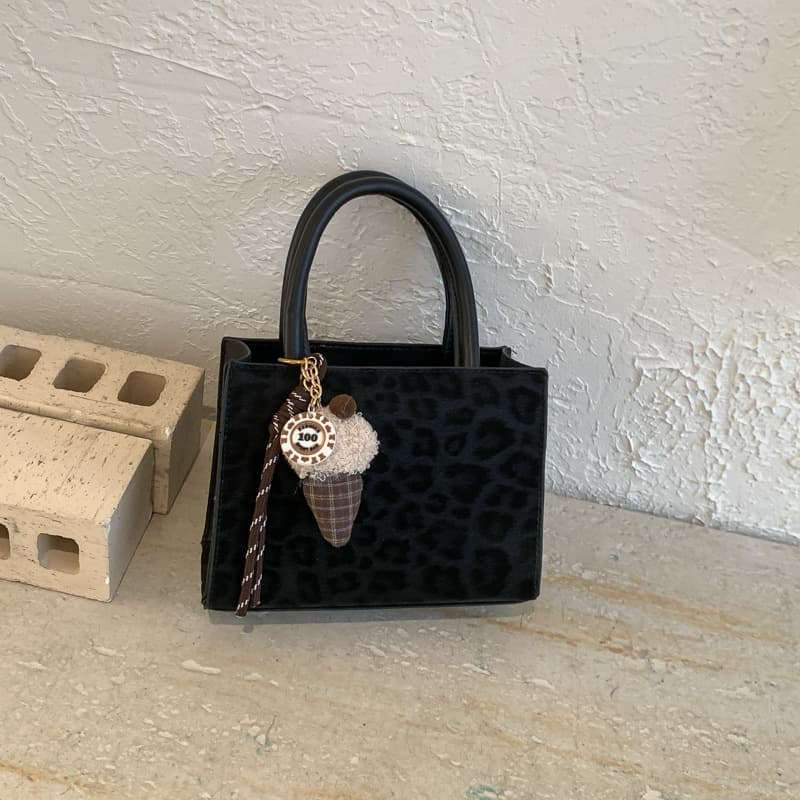 Fashion leopard print foreign style shoulder bag large capacity 2026 new trendy shoulder crossbody bag texture casual handbag