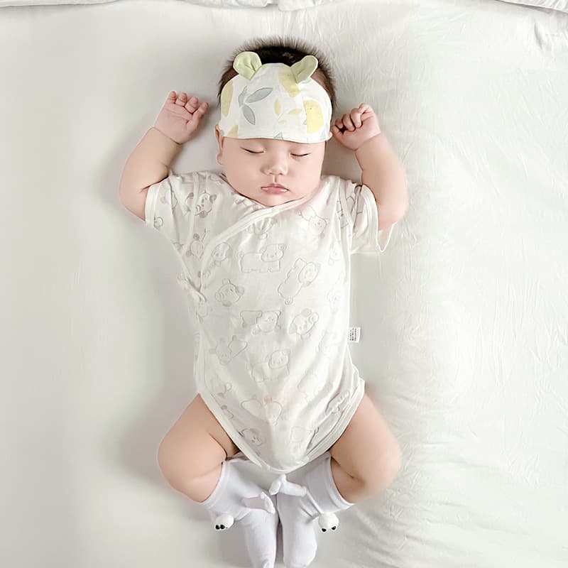 Baby jumpsuit breathable triangle crawl suit for female baby summer short-sleeved fart coverall male newborn thin harem summer clothes