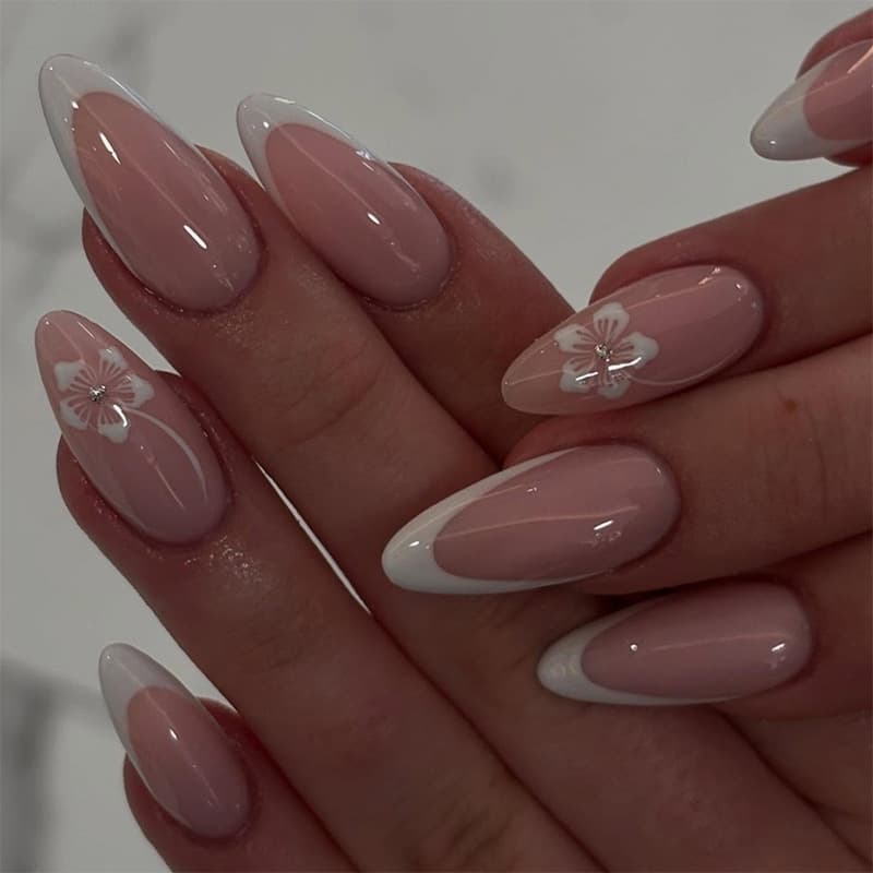 Nail Art Tips Glitter Diamond Collection European and American Hot Girl Style White French Flower Long Wearable Nails Wholesale New Year Style